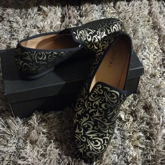 Jitia men's black and gold  slip on dress shoes. Size 12' - Picture 3 of 8